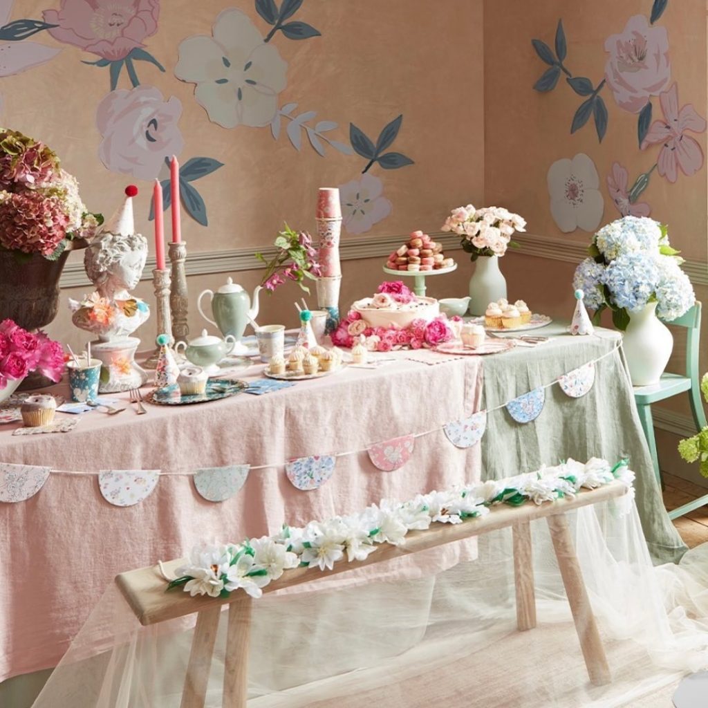 baby shower girl themes