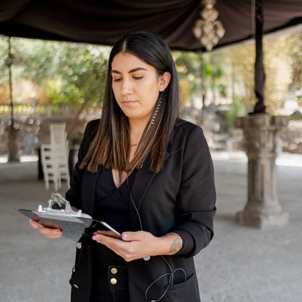 wedding planner using her emergency wedding kit